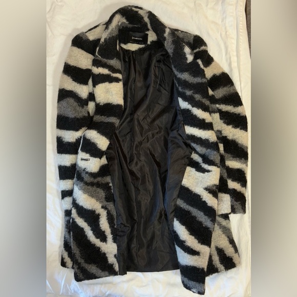 Stradivarius mid-length fuzzy zebra print coat. Size small. - Picture 2 of 3